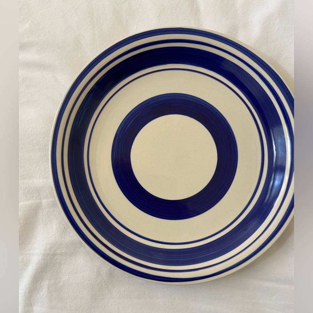 heavy stoneware dinner plate royal norfolk navy blue circles creme off white